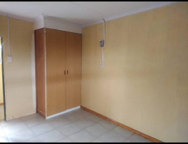 1 BEDROOM PROPERTY TO RENT IN MANKWENG